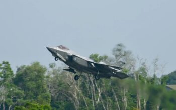 Latihan Bersama Elang Ausindo 2025 : F-16 TNI AU dan F-35 RAAF Bertempur di Langit Pekanbaru