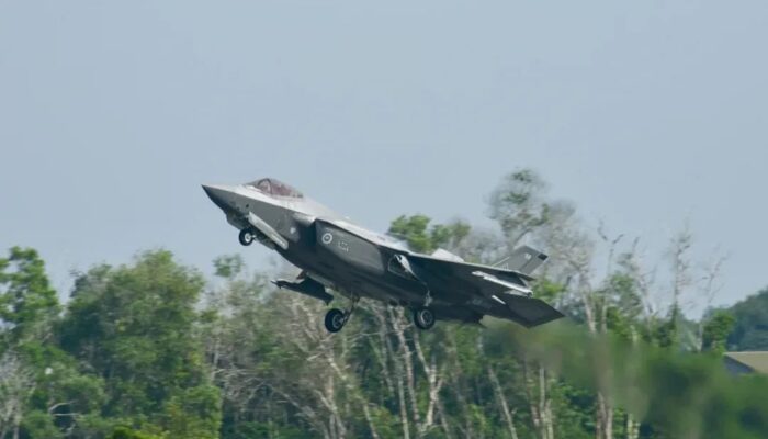 Latihan Bersama Elang Ausindo 2025 : F-16 TNI AU dan F-35 RAAF Bertempur di Langit Pekanbaru