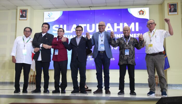 Buka Silaturahmi PWI, Wamen Komdigi Riza Patria Sebut PWI sebagai Kakak Tertua