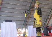 Mengenakan Baju Adat Melayu, Wako Paisal Irup HUT RI ke 80 di Taman Bukit Gelanggang.