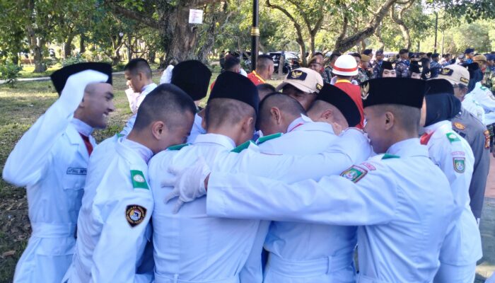 Tangis Haru Pecah Usai Paskibraka Dumai Kibarkan Bendera Merah Putih