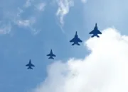 F-16 TNI AU dan F-15 AS Latihan tempur udara jarak dekat dalam Latma Cope West di Pekanbaru