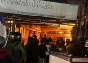 Kebakaran Hanguskan Toko Kaca di Jalan Ombak