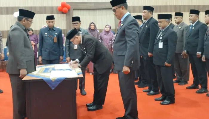 Pemko Dumai Mutasi 21 Pejabat Eselon II dan III, Empat Diantaranya Turun Jabatan