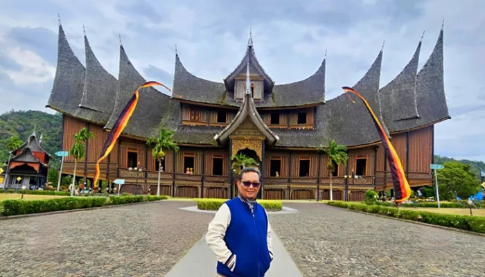 “Pertama Kali ke Istana Pagaruyung, Jejak Sejarah dalam Balutan Keindahan Alam”