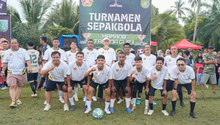 Wali Kota Dumai Membuka Turnamen Sepak Bola Antar Club se Kecamatan Medang Kampai