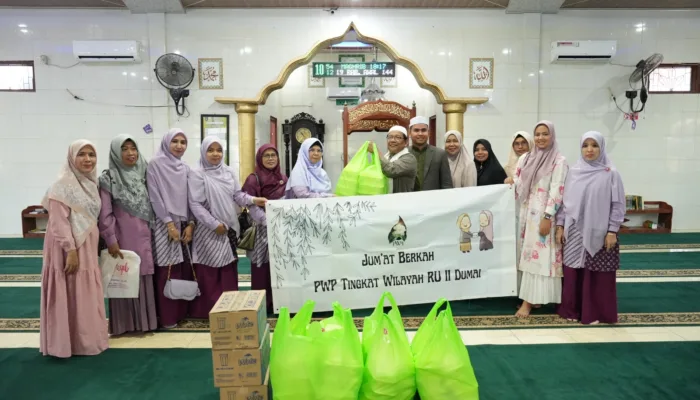 Persatuan Wanita Patra Kilang Pertamina Dumai Berbagi Jum’at Berkah