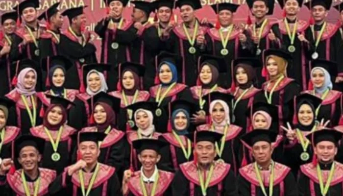 Tujuh Mahasiswa Asal Bukit Kapur Diwisuda Pada Sidang Senat Terbuka ke-16 IAI-TF Dumai
