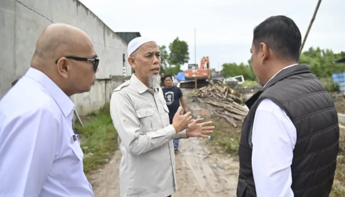 Pastikan Berjalan Lancar, Wako Paisal Bersama Kadis PU dan Kabid SDA Tinjau Progres Penanggulangan Banjir Tahap 1