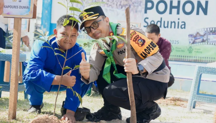 Ketika Polres Dumai Gaungkan Semangat Hijau, Menanam Harapan Melalui 1.100 Pohon