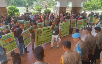 Forum Komunikasi Petani Sawit Medang Kampai dan MASPERA Lakukan Aksi Demo di Kantor Walikota Serta DPRD