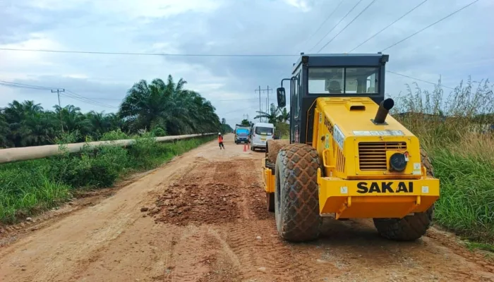 PHR Perbaiki 20 KM Jalan Rusak di Rohil Demi Kelancaran Operasional dan Bantu Akses Masyarakat