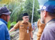 Tinjau Bantaran Sungai Dumai, Sekda Tegaskan Program Penanggulangan Banjir Pasang Rob Dimaksimalkan Tahun Depan
