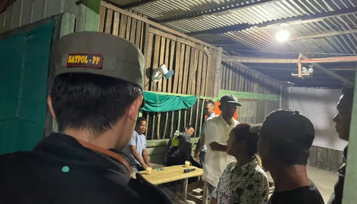 Satpol PP Dumai Tertibkan dan Tutup Paksa Dua Warung Remang-Remang