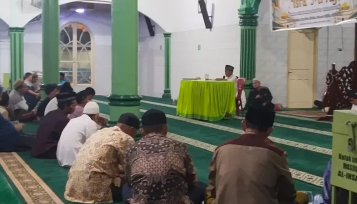 Jadi Momentum Memperkuat Ukhuwah Umat, Peringatan Isra Mi’raj di Masjid Al Ikhsan Bukit Kapur Berlangsung Khidmat