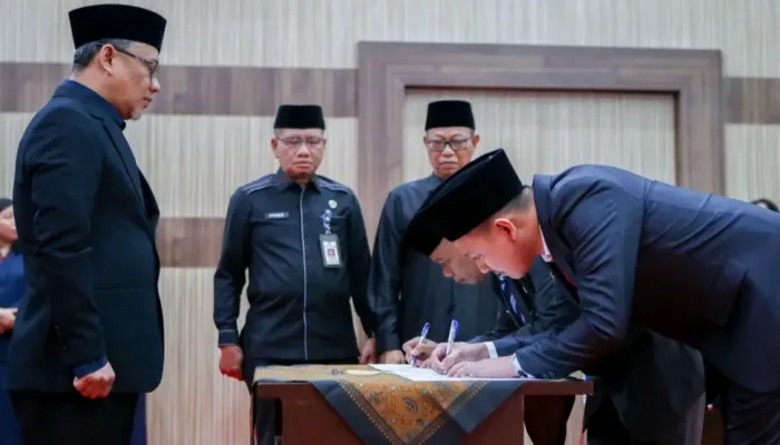Lantik 54 Pejabat Administrator dan Pengawas, Sekda Dumai Tekankan Integritas dan Profesionalitas