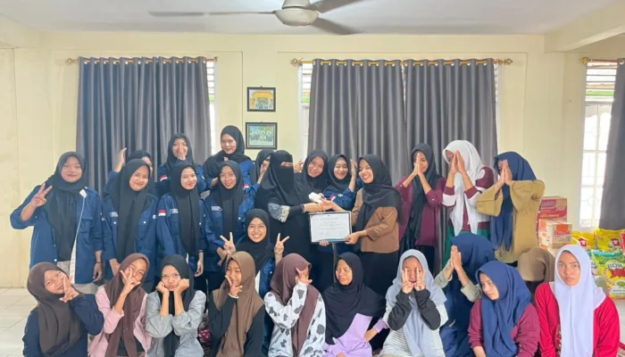 Dari Teori ke Aksi Sosial, Mahasiswa STIE Mahaputra Riau Terapkan Pembelajaran MSDM