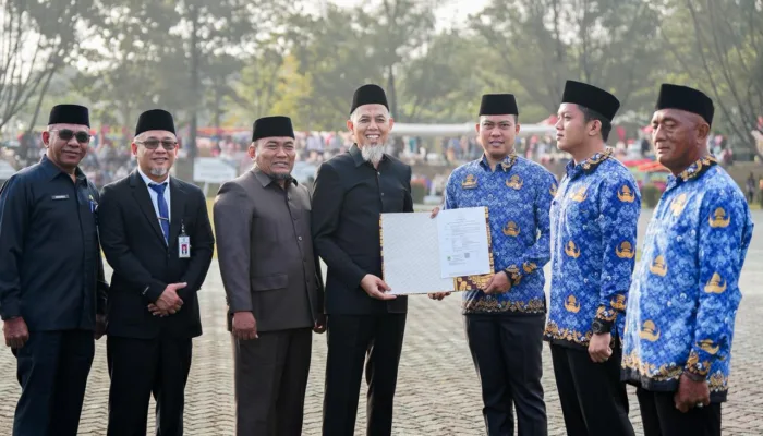 Wali Kota Dumai Serahkan SK PPPK Paruh Waktu kepada 1.186 Pegawai Formasi 2025
