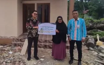 “Seperti Mimpi Jadi Nyata”, Lansia di Dumai ini Bahagia Terima Bantuan Rumah Layak Huni dari BRK Syariah
