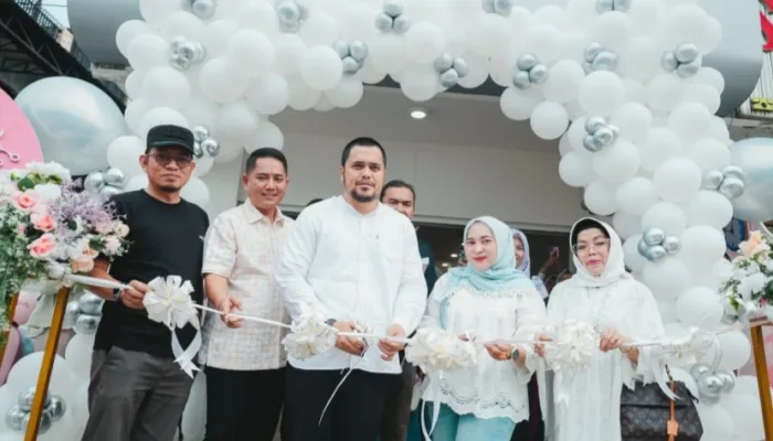 Tempati Gerai Baru, Schon Shop Langsung Kasih Promo Berhadiah Motor Listrik