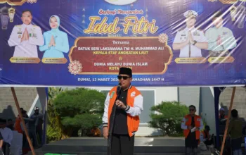 GALERI FOTO : DMDI Dumai Salurkan Seribu Paket Idul Fitri Bagi Warga Kurang Mampu dan 200 Bingkisan Anak Yatim Dari Kepala Staf AL