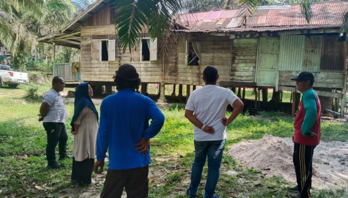 Puluhan Tahun Tinggal di Rumah Nyaris Roboh, Nasib Janda Tua di Bukit Nenas Akhirnya Dapat Perhatian
