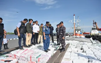 TNI AL Gagalkan Penyelundupan 200 Ton Arang Bakau Ilegal di Perairan Meranti, Nilai Rp4,6 Miliar