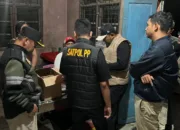 Razia Warung Tuak di Sungai Sembilan, Satpol PP Dumai Hentikan Musik dan Amankan Miras