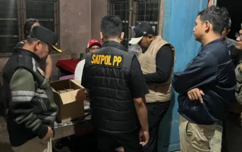 Razia Warung Tuak di Sungai Sembilan, Satpol PP Dumai Hentikan Musik dan Amankan Miras