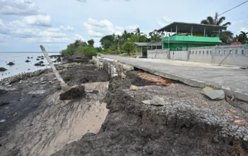 Abrasi Mengganas di Pesisir Dumai, Warga Mundam Kehilangan Tanah dan Harapan