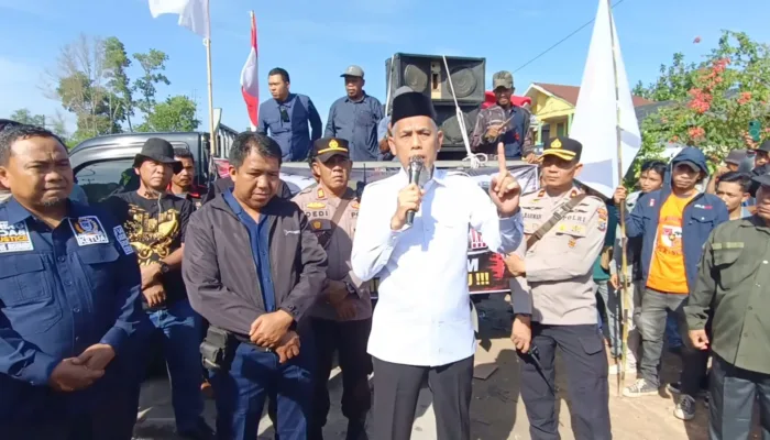 KSOP Mangkir, Ratusan Buruh Blokade Simpang TPI Dumai dan Hentikan Arus Logistik