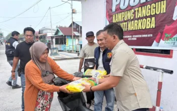 Sekampit Beras dan Sejuta Harapan, Sat Resnarkoba Polres Dumai Bangun Kepedulian di Kampung Anti Narkoba