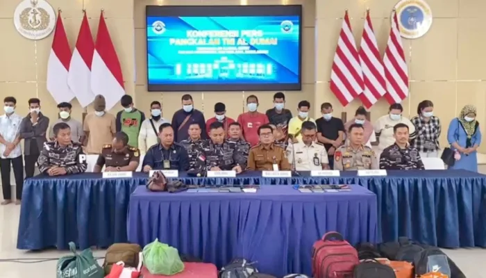 Kejar-kejaran di Pantai Purnama, Lanal Dumai Gagalkan Perjalanan Ilegal 16 Orang