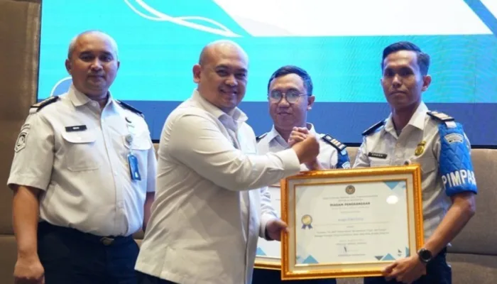 Dari Pembinaan Desa ke Prestasi Nasional, Imigrasi Dumai Raih Dua Penghargaan